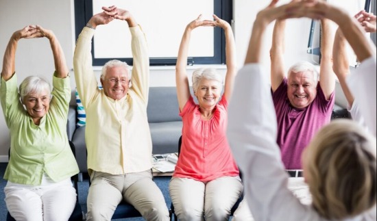 exercicios-em-cadeira-idosos-NC-site.jpg